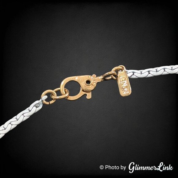 Vintage 1960s Monet White Enamel Gold Tone Bow Minimalist Chain Bracelet - Picture 7 of 9